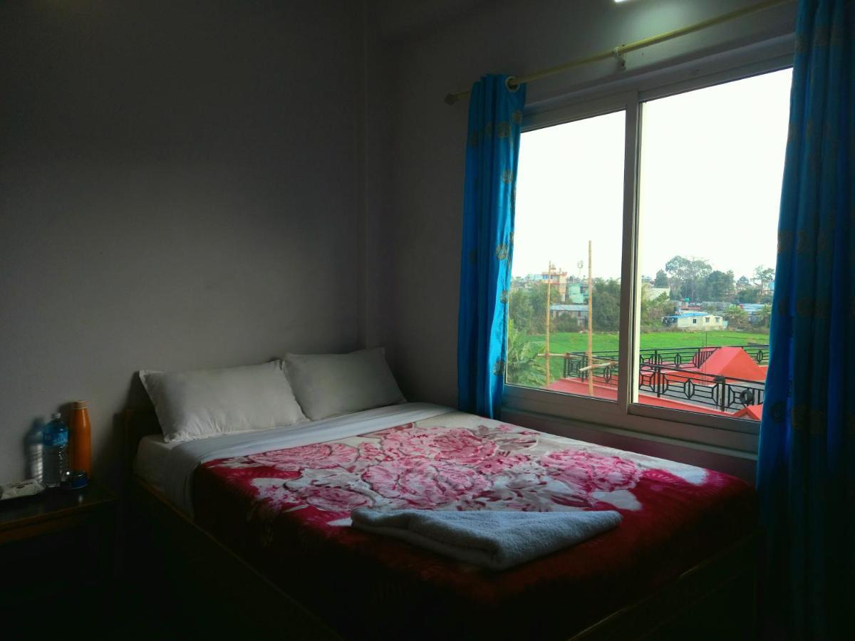 Hotel Aarjan And Restaurant Pokhara Bagian luar foto