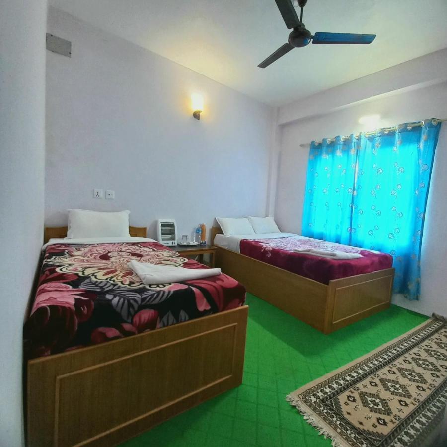 Hotel Aarjan And Restaurant Pokhara Bagian luar foto