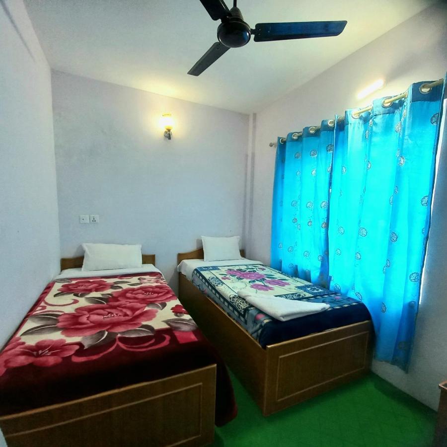 Hotel Aarjan And Restaurant Pokhara Bagian luar foto
