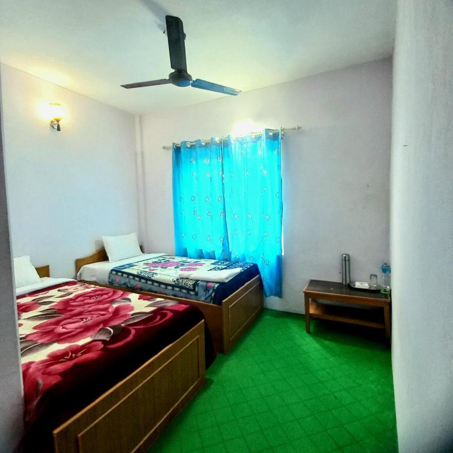 Hotel Aarjan And Restaurant Pokhara Bagian luar foto
