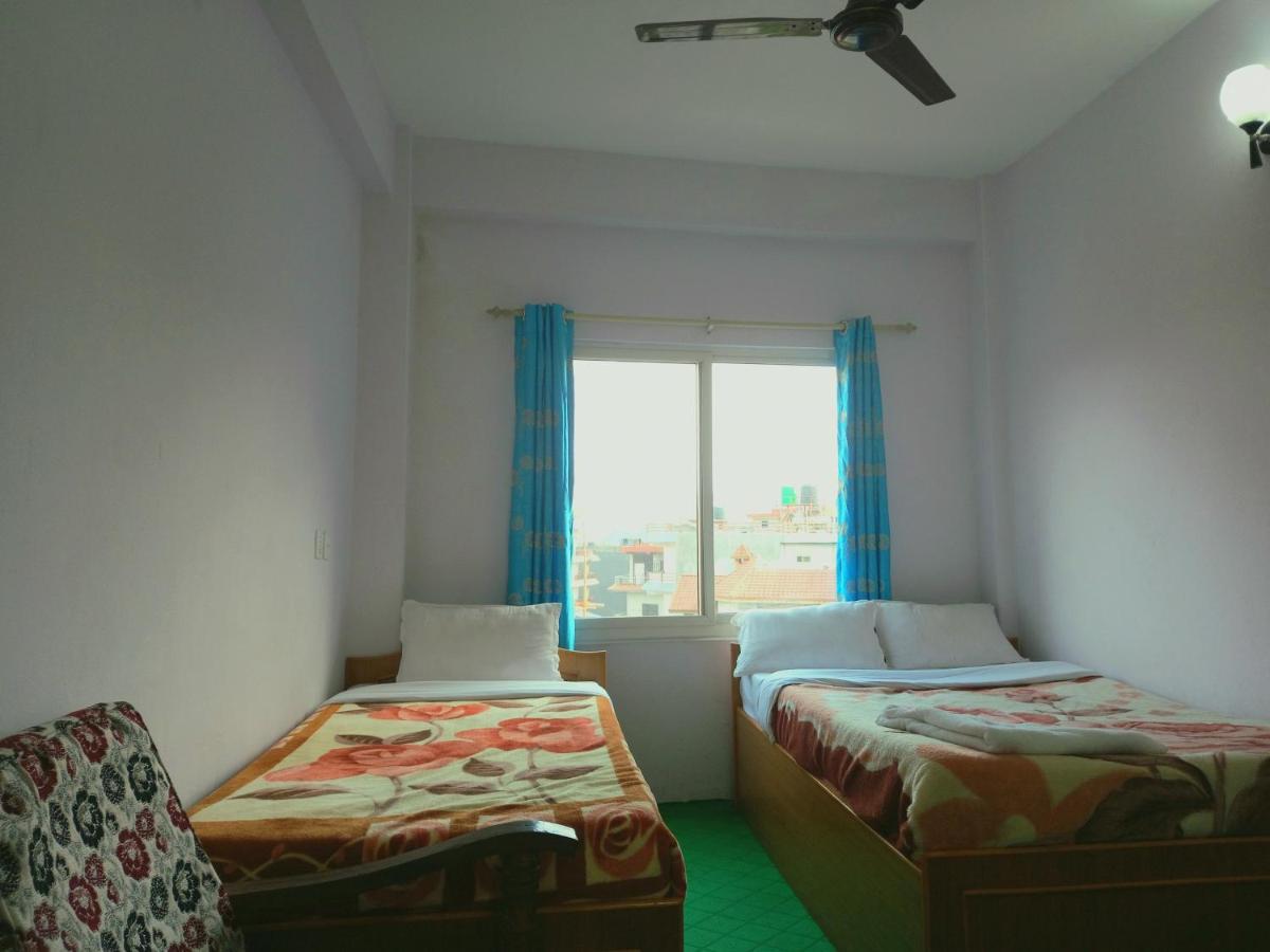 Hotel Aarjan And Restaurant Pokhara Bagian luar foto