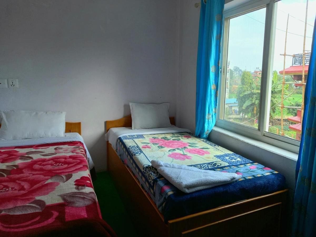 Hotel Aarjan And Restaurant Pokhara Bagian luar foto