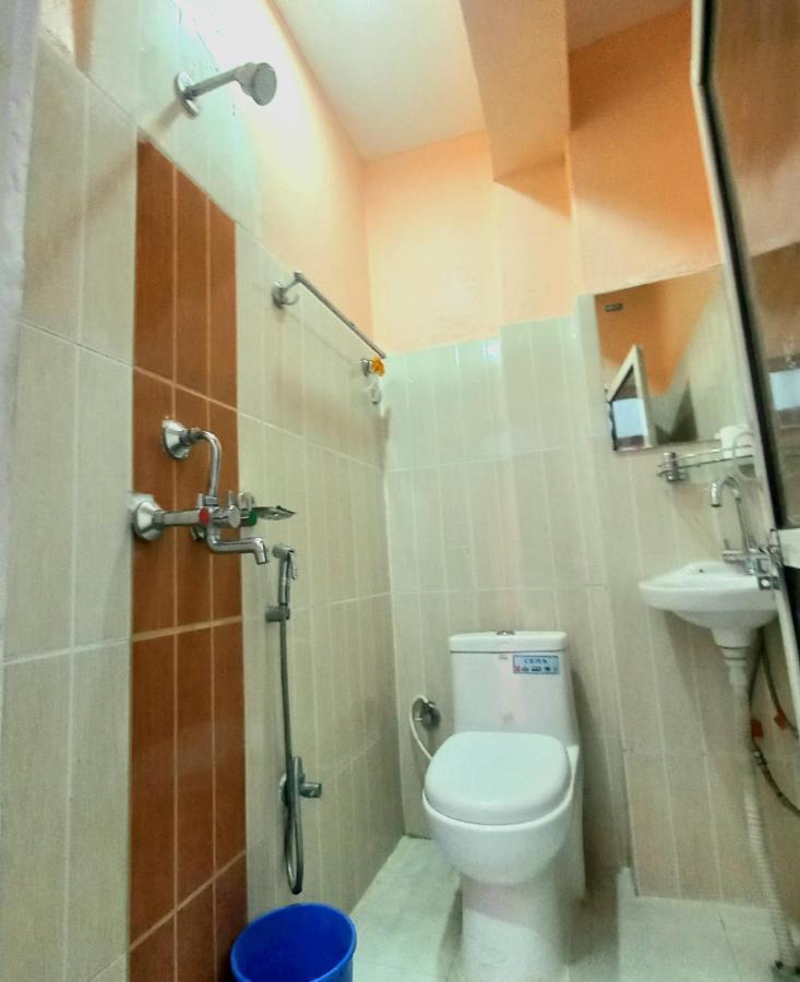 Hotel Aarjan And Restaurant Pokhara Bagian luar foto