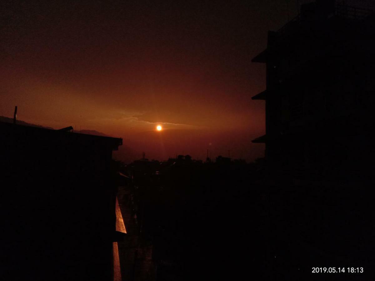 Hotel Aarjan And Restaurant Pokhara Bagian luar foto
