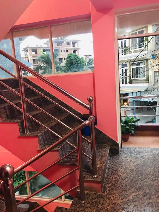 Hotel Aarjan And Restaurant Pokhara Bagian luar foto
