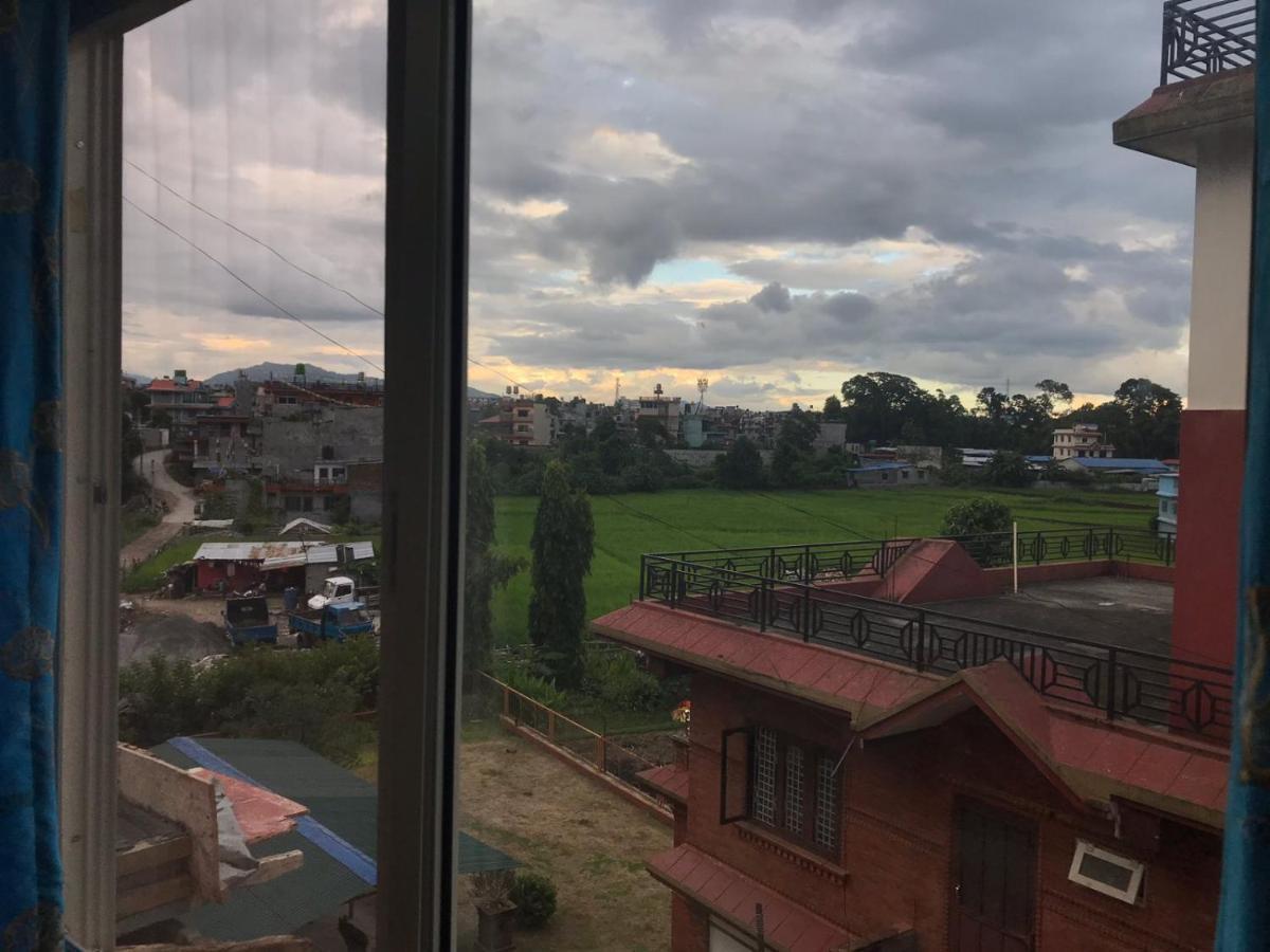 Hotel Aarjan And Restaurant Pokhara Bagian luar foto